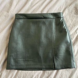 Aritzia Black Patio Vegan Leather Skirt size 4